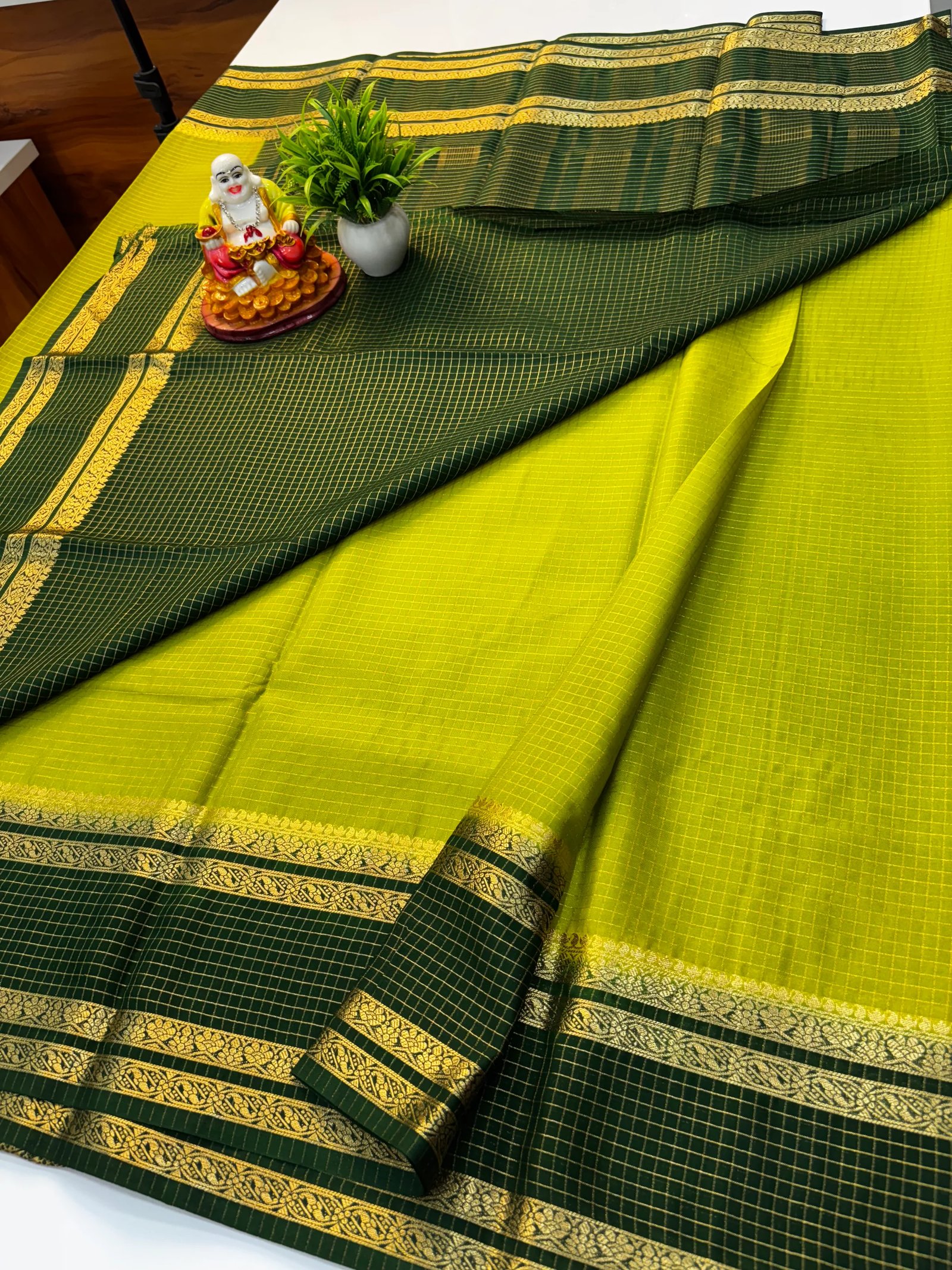 Mysore Crepe Silk Saree with Checks, Buttas And Bentex Border